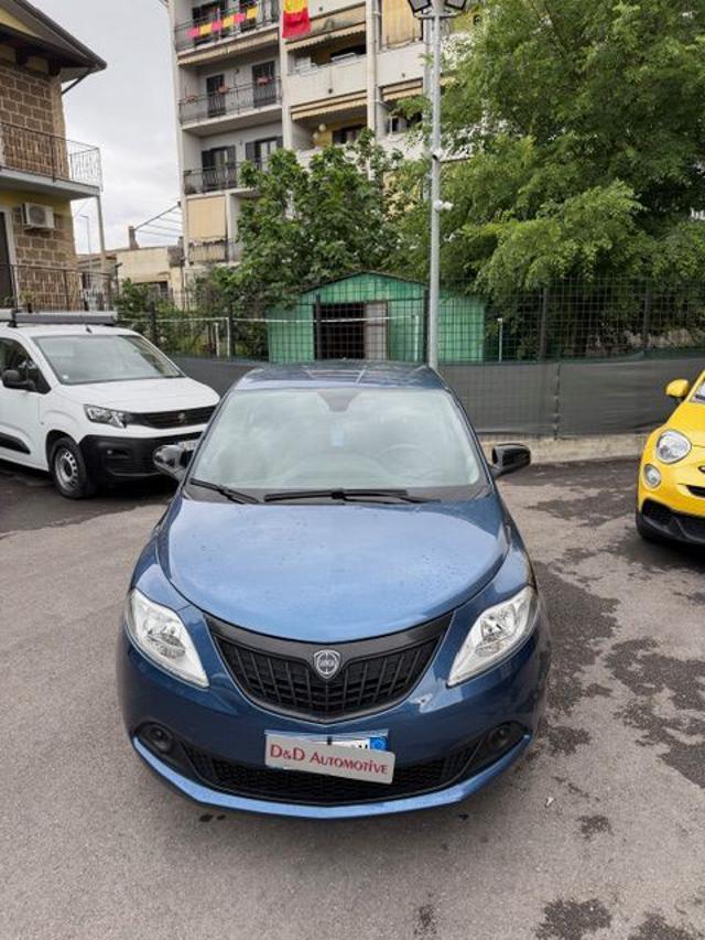 Lancia Ypsilon 1.0 FireFly 5 porte S&S Hybrid Alberta Ferretti - foto 2 di 4