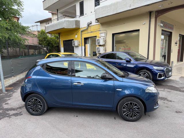 Lancia Ypsilon 1.0 FireFly 5 porte S&S Hybrid Alberta Ferretti - foto 4 di 4