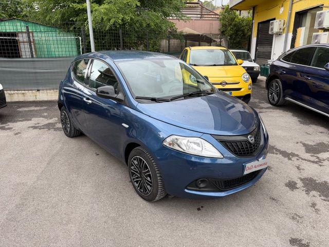 Lancia Ypsilon 1.0 FireFly 5 porte S&S Hybrid Alberta Ferretti - foto 3 di 4