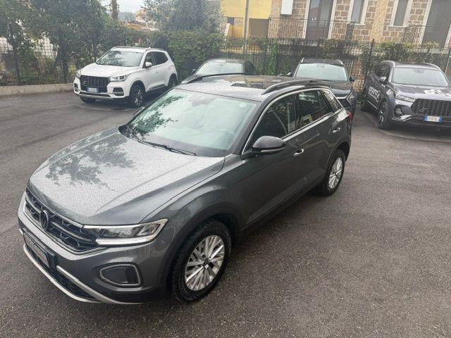 Volkswagen T-Roc 2.0 TDI SCR Life, del 2023, 49.000 km, in vendita a Benevento (BN)