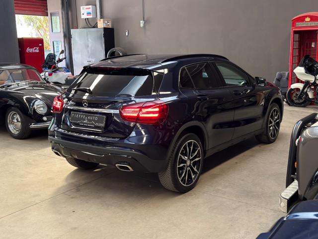 Mercedes-Benz GLA 180 d Automatic Sport - foto 4 di 4