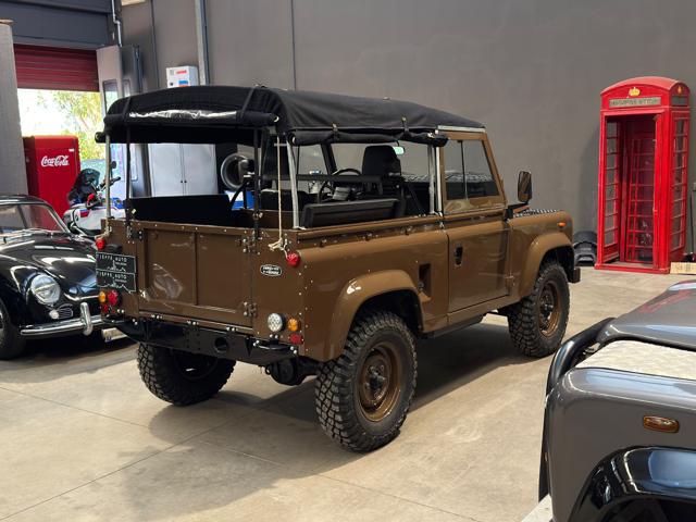 Land Rover Defender 90 diesel Soft-top - foto 4 di 4