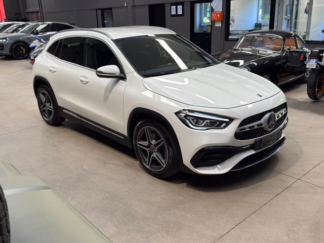 Mercedes-Benz GLA 200 d Automatic 4Matic Premium - foto 3 di 4