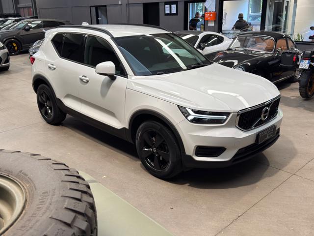 Volvo XC40 T2 Geartronic Momentum *OK NEOPATENTATI / IVA* - foto 3 di 4