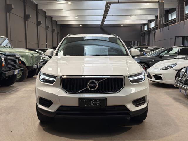 Volvo XC40 T2 Geartronic Momentum *OK NEOPATENTATI / IVA* - foto 2 di 4