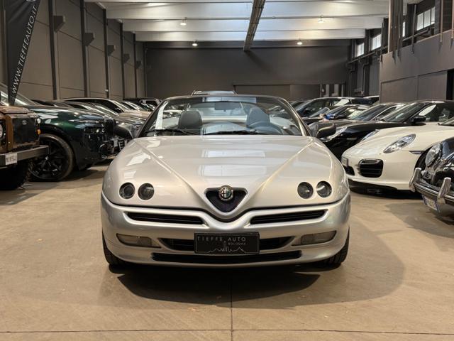 Alfa Romeo Spider 2.0i 16V Twin Spark cat L - foto 2 di 4