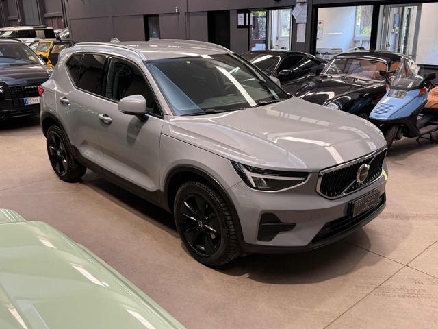Volvo XC40 T2 automatico Core - foto 3 di 4