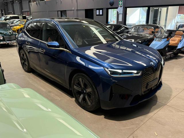 BMW iX xDrive 50 Pacchetto Sportivo - foto 3 di 4