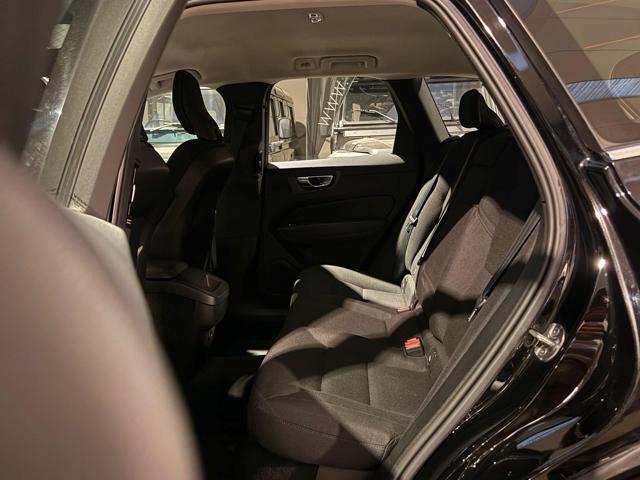 Volvo XC60 B4 (d) Geartronic Momentum Pro, del 2022, 75.000 km, in vendita a Bologna (BO)