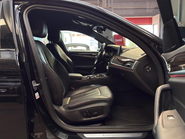 BMW 540 i xDrive Touring Luxury usato a BOLOGNA