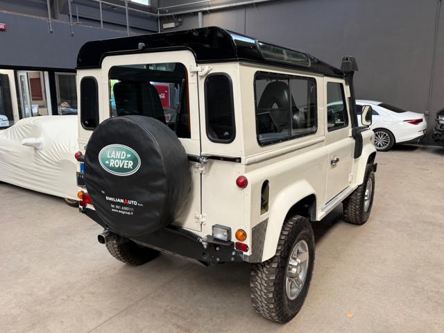 Land Rover Defender 90 Hard-Top *200CV a LIBRETTO* - foto 4 di 4