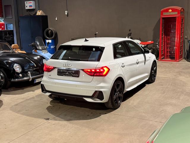 Audi A1 SPB 30 TFSI S tronic S-LINE Identity Black - foto 4 di 4