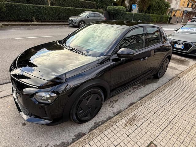 Lancia Ypsilon Hybrid e-DCT - foto 3 di 4