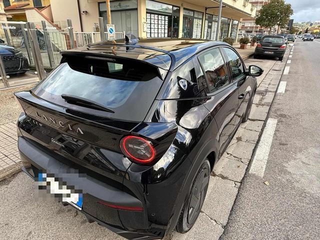 Lancia Ypsilon Hybrid e-DCT - foto 4 di 4