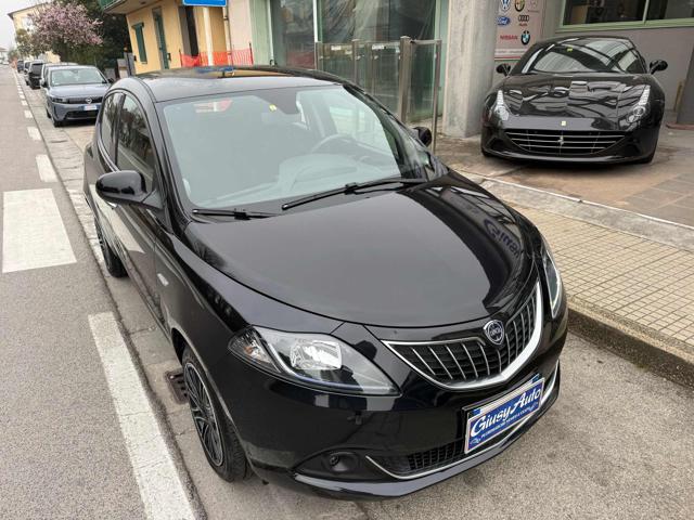 Lancia Ypsilon 1.0 FireFly 5 porte S&S Hybrid Gold - foto 3 di 4