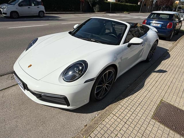Porsche 911 Carrera Cabriolet - foto 2 di 4