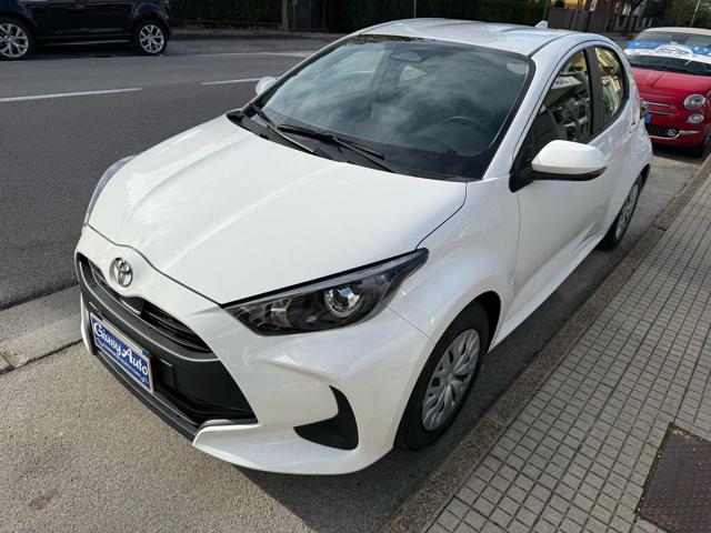 Toyota Yaris 1.5 Hybrid 5 porte Active PROMO FINANZIAMENTO - foto 2 di 4