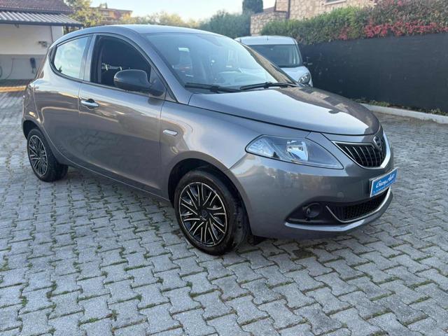 Lancia Ypsilon 1.0 FireFly 5 porte S&S Hybrid Gold - foto 3 di 4