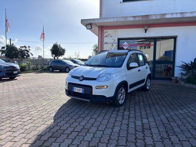 Fiat Panda 1.0 FireFly S&S Hybrid Red - foto 4 di 4