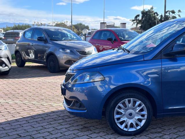 Lancia Ypsilon 1.0 FireFly 5 porte S&S Hybrid Ecochic Silver - foto 4 di 4