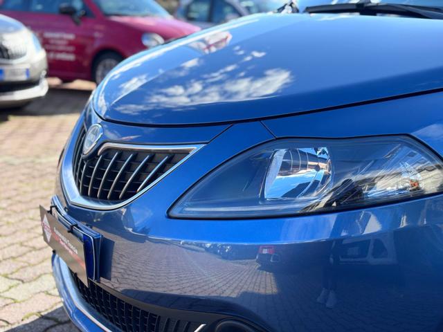 Lancia Ypsilon 1.0 FireFly 5 porte S&S Hybrid Ecochic Silver - foto 3 di 4