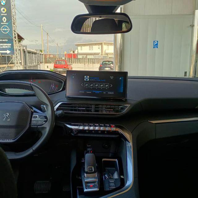 Peugeot 3008 BlueHDi 130 S&S EAT8 Active Pack usato a CASALUCE
