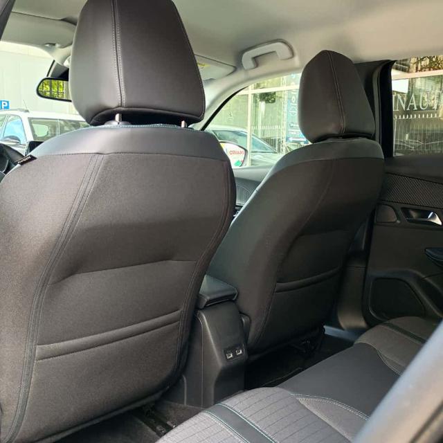 Peugeot 2008 BlueHDi 130 S&S EAT8 Allure, del 2022, 106.535 km, in vendita a Casaluce (CE)