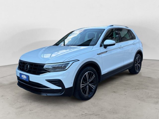 Volkswagen Tiguan 2.0 TDI 150 CV SCR DSG Life usato a CHIAMPO