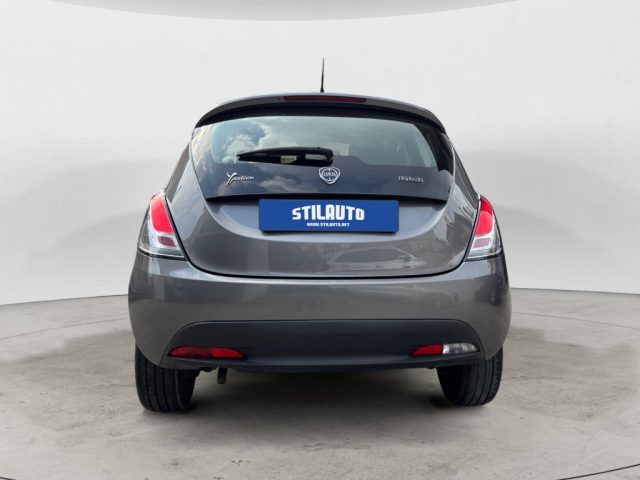 Lancia Ypsilon 1.0 FireFly 5 porte S&S Hybrid Ecochic Silver - foto 4 di 4