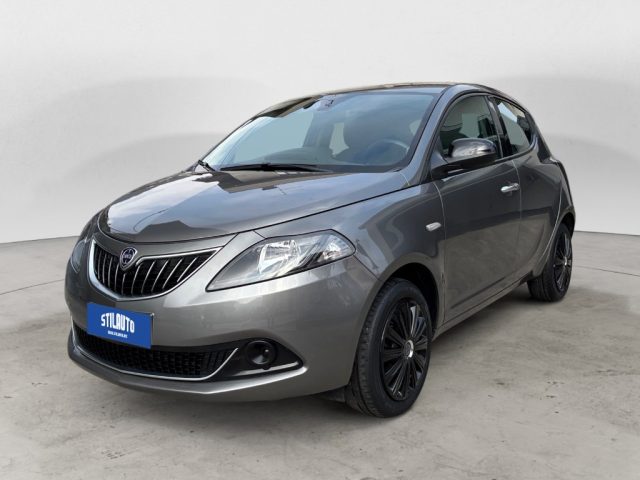 Lancia Ypsilon 1.0 FireFly 5 porte S&S Hybrid Ecochic Silver usato a CHIAMPO
