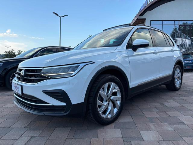Volkswagen Tiguan 2.0 TDI 150 CV DSG Elegance TETTO*LED!! usato a SATRIANO DI LUCANIA