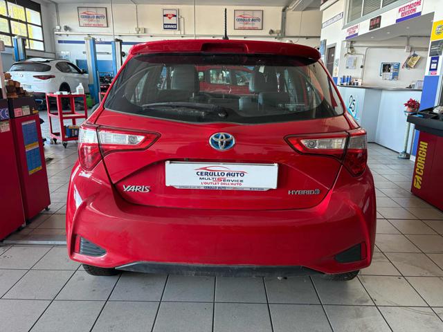 Toyota Yaris 1.5 Hybrid 5 porte Trend "Red Edition" - foto 2 di 4