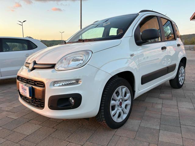 Fiat Panda 0.9 TwinAir Turbo Natural Power Lounge, del 2014, 265.000 km, in vendita a Satriano Di Lucania (PZ)