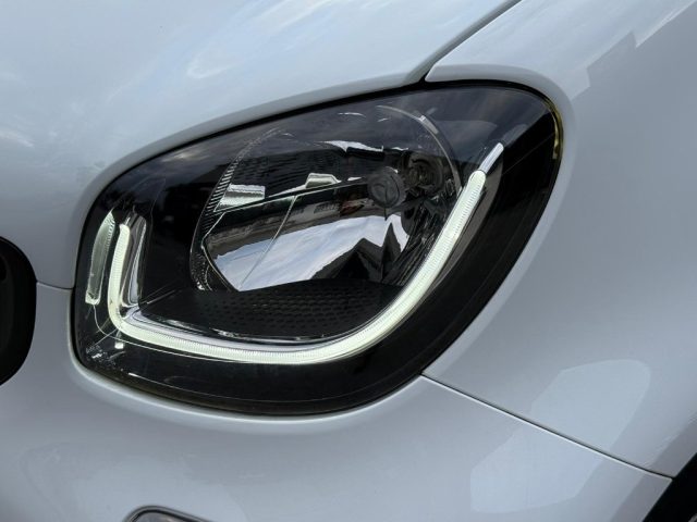 smart forTwo 90 AUT. PASSION+NAV.+TEL.POST.+LED.+TETTO - foto 3 di 4