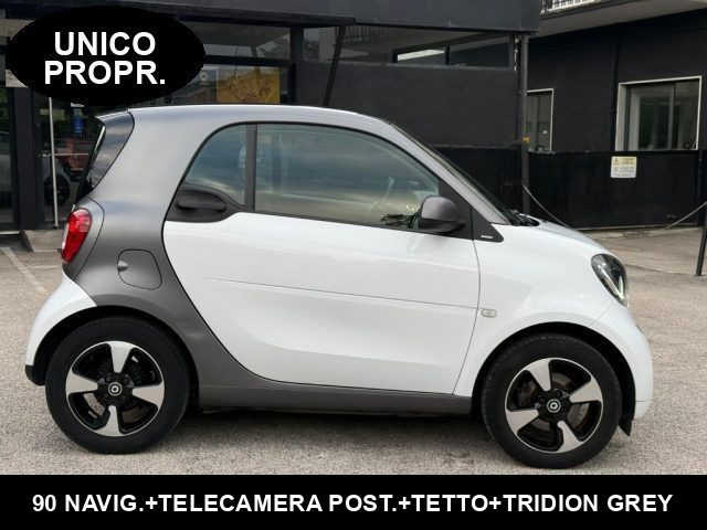 smart forTwo 90 AUT. PASSION+NAV.+TEL.POST.+LED.+TETTO usato a CASERTA