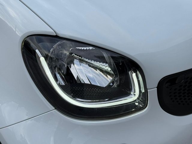 smart forTwo 90 AUT. PASSION+NAV.+TEL.POST.+LED.+TETTO - foto 4 di 4