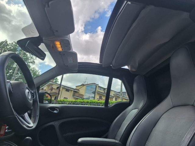 smart forTwo 90 PASSION AUT. SOLO KM. 19.924+PELLE NERA+NAVIG.+ - foto 4 di 4