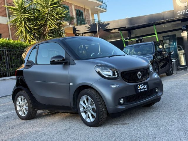 smart forTwo 70 1.0 PASSION TWINAMIC CERCHI+PACK LED+COMFORT - foto 2 di 4