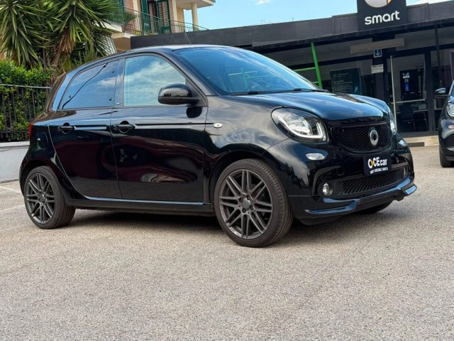 smart forFour 90 PRIME TWINAMIC +PELLE NERA +NAVIG.+PACK BRABUS usato a CASERTA