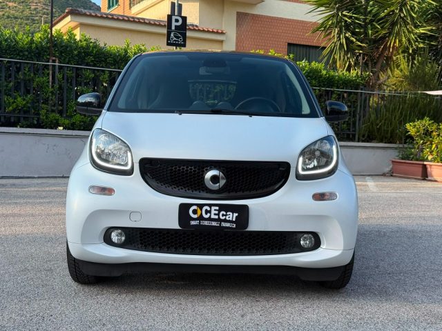 smart forTwo PRIME TWINAMIC+PELLE+NAVIG.+WHITE MATT.+GARA 3 ANN - foto 2 di 4