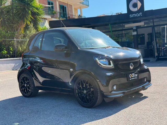 smart forTwo 90 SUPERPASSION TWINAMIC+NAVIG.+TELECAMERA POST. usato a CASERTA