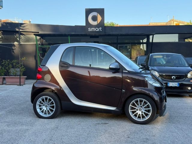 smart forTwo 70 PASSION HIGHSYLE EDITION+PELLE+NAV.+SERVOSTERZ usato a CASERTA