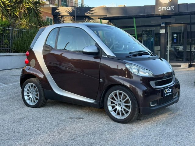 smart forTwo 70 PASSION HIGHSYLE EDITION+PELLE+NAV.+SERVOSTERZ - foto 3 di 4