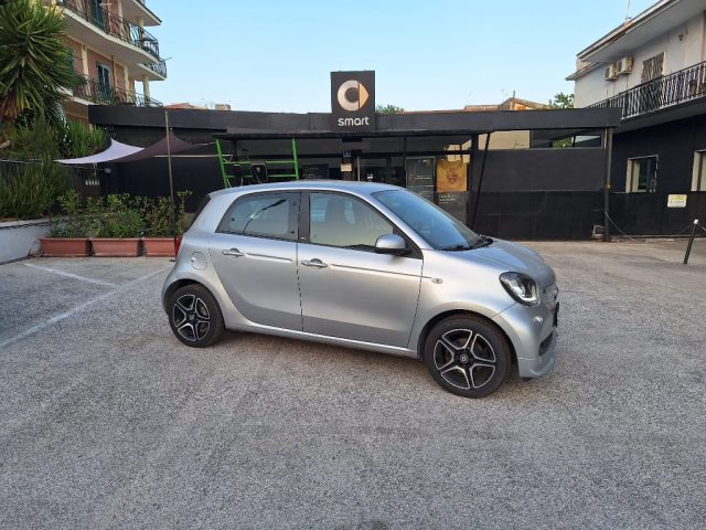 smart forFour 90 SUPERPASSION TWINAMIC+NAVIG.+TELEC.POST+AMBIENT usato a CASERTA