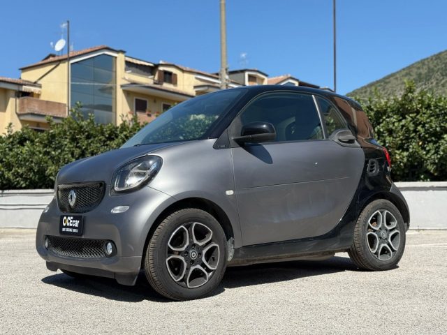 smart forTwo 70 PRIME+TWINAMIC+PELLE NERA+NAVIG.+PACK AMBIENT - foto 3 di 4
