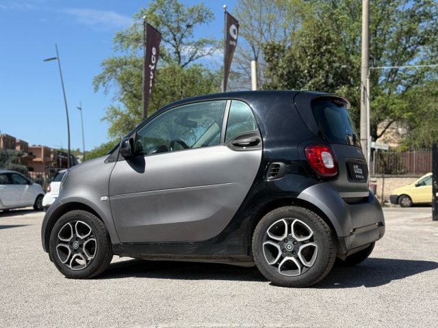 smart forTwo 70 PRIME+TWINAMIC+PELLE NERA+NAVIG.+PACK AMBIENT - foto 4 di 4