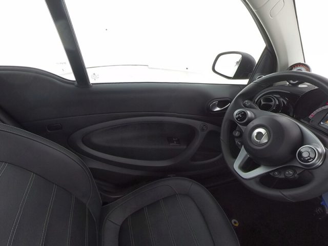 smart forTwo EQ CABRIO PRIME SOLO KM. 5.057 RISPARMIO DEL 54%, del 2023, 5.057 km, in vendita a Caserta (CE)
