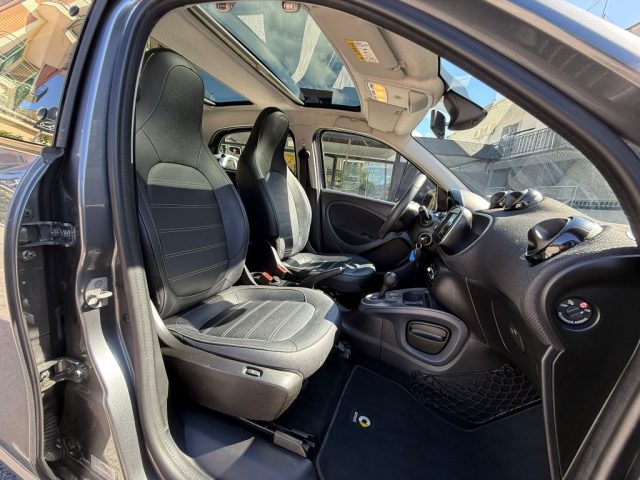 smart forFour 90 AUT. PRIME+NAVIGATORE+PELLE NERA, del 2017, 68.013 km, in vendita a Caserta (CE)