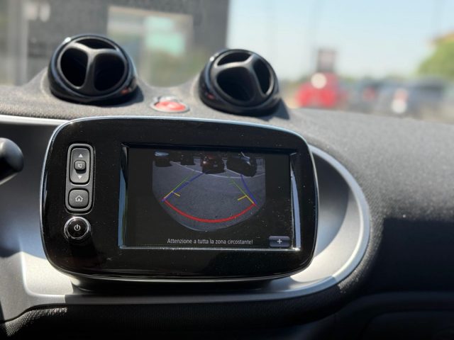 smart forFour 90 AUT. PASSION+SOLO KM. 9.818+UNICO PROP. +NAV. usato a CASERTA