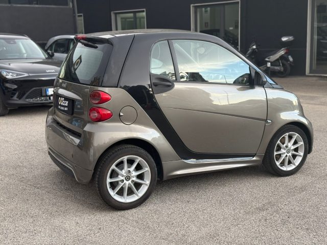 smart forTwo PASSION PELLE+NAVIG. +SERVOSTERZO+UNICO PROPR. - foto 4 di 26